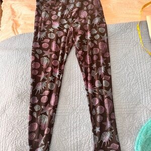 LuLaRoe Pink and Purple Shell Pattern Leggings